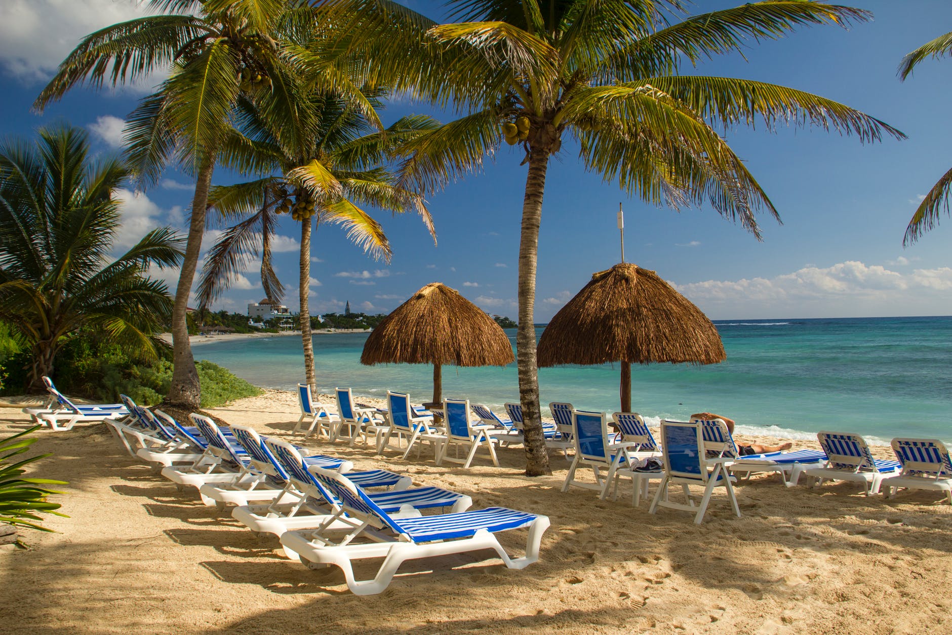 Business travel on the beach  Photo by Samuel Sweet on Pexels.com